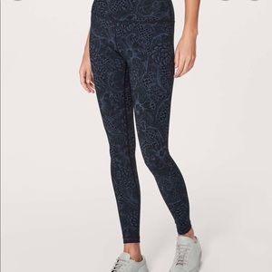 Lululemon Wunder Under tights